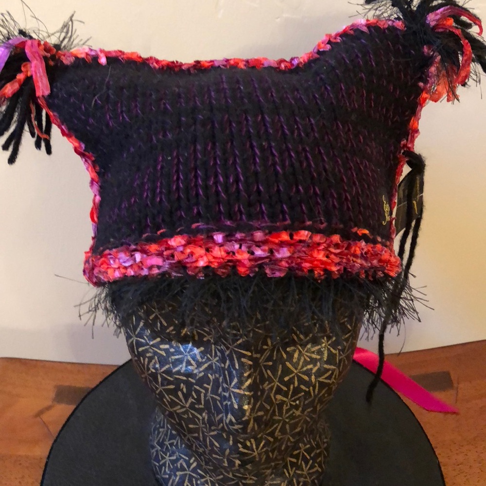 Child’s Exotic fiber twists knitted cap